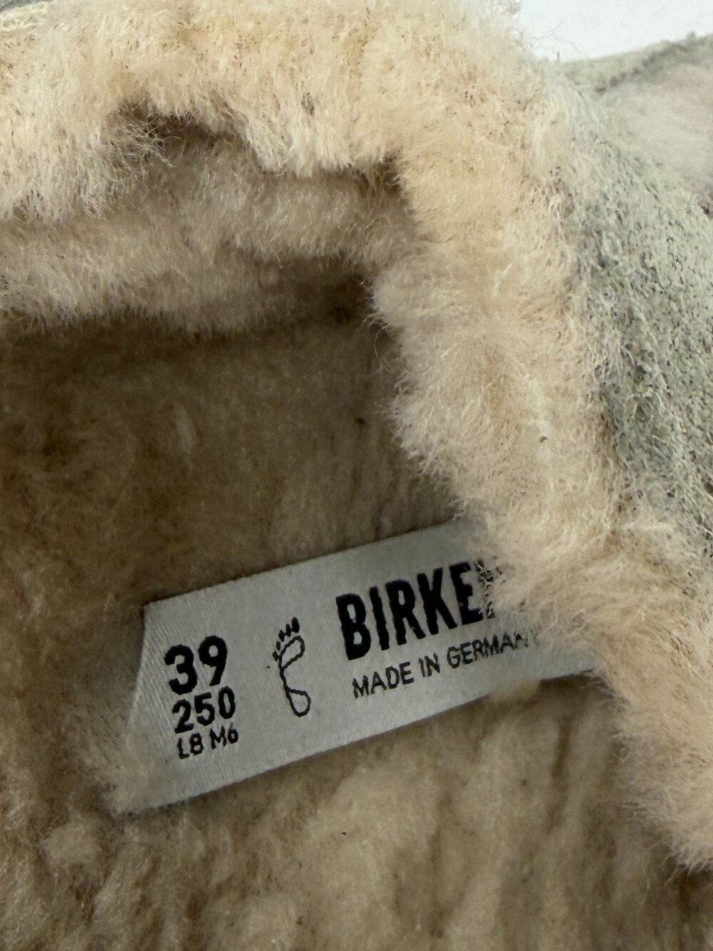 NWOT Birkenstock Shearling Arizona sandals 39 taupe suede cream buckle $165 - Picture 4 of 6